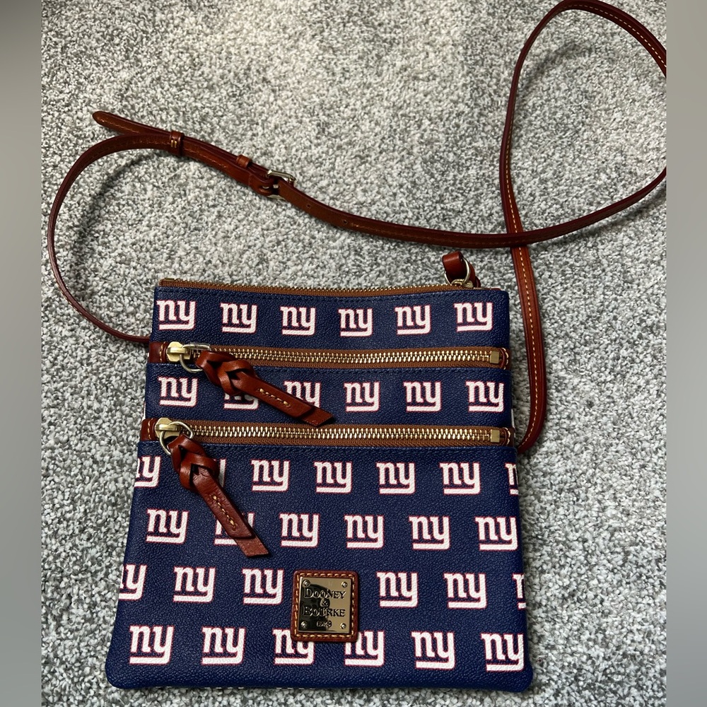 NWOT Dooney & Bourke NY Giants Crossbody
